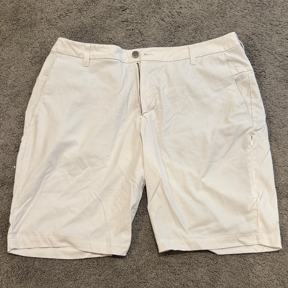 lululemon athletica Men's Cream Flat Front Shorts